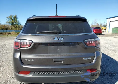 2019 Jeep Compass Latitude z USA, uszkodzony, nr VIN 3C4NJDBB0KT772366